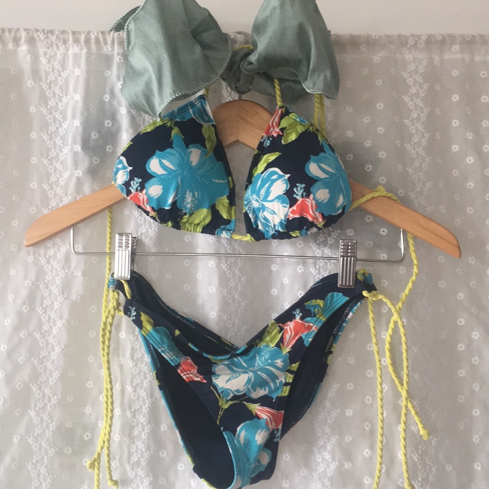 Floral bikini set